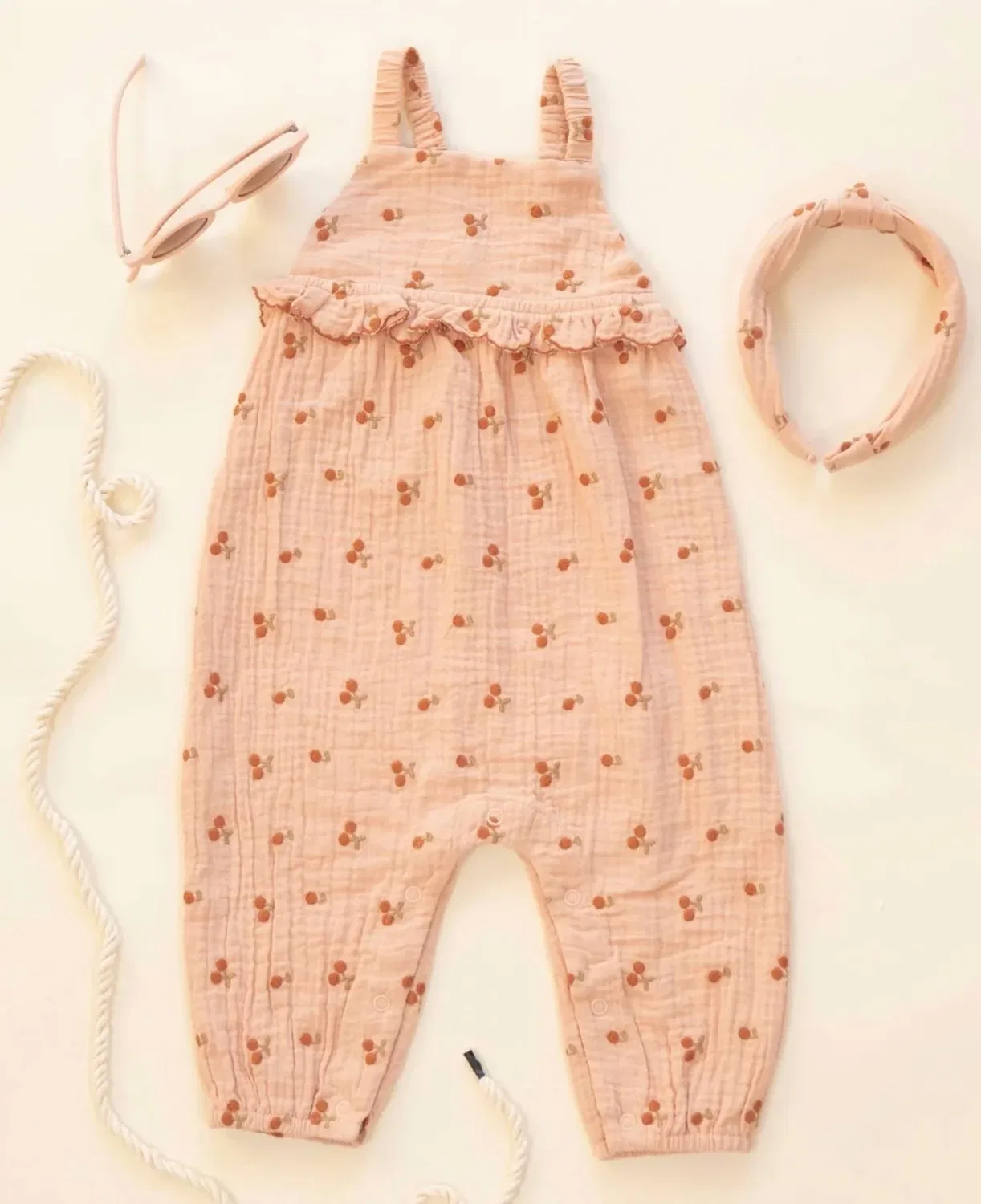 Детский комбинезон без рукавов с вышивкой Kinsley Rylee + Cru, Cherry Embroidery — фото 2