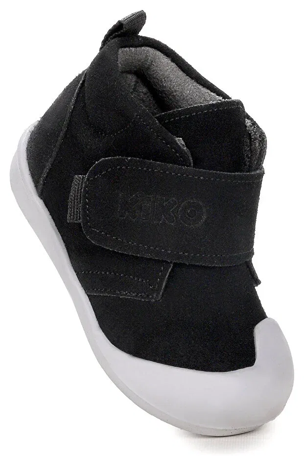 Детские ботинки для девочек на липучке Winnie first step Kiko Kids, Black