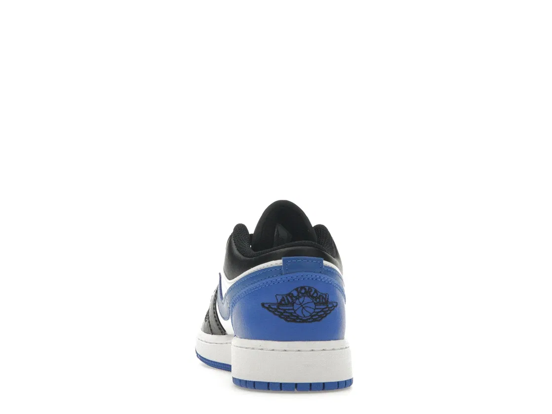 Детские кроссовки с перфорированным носком Jordan 1 Low SE Alternate Royal Toe Jordan, White/Black/White/Royal Blue — фото 4