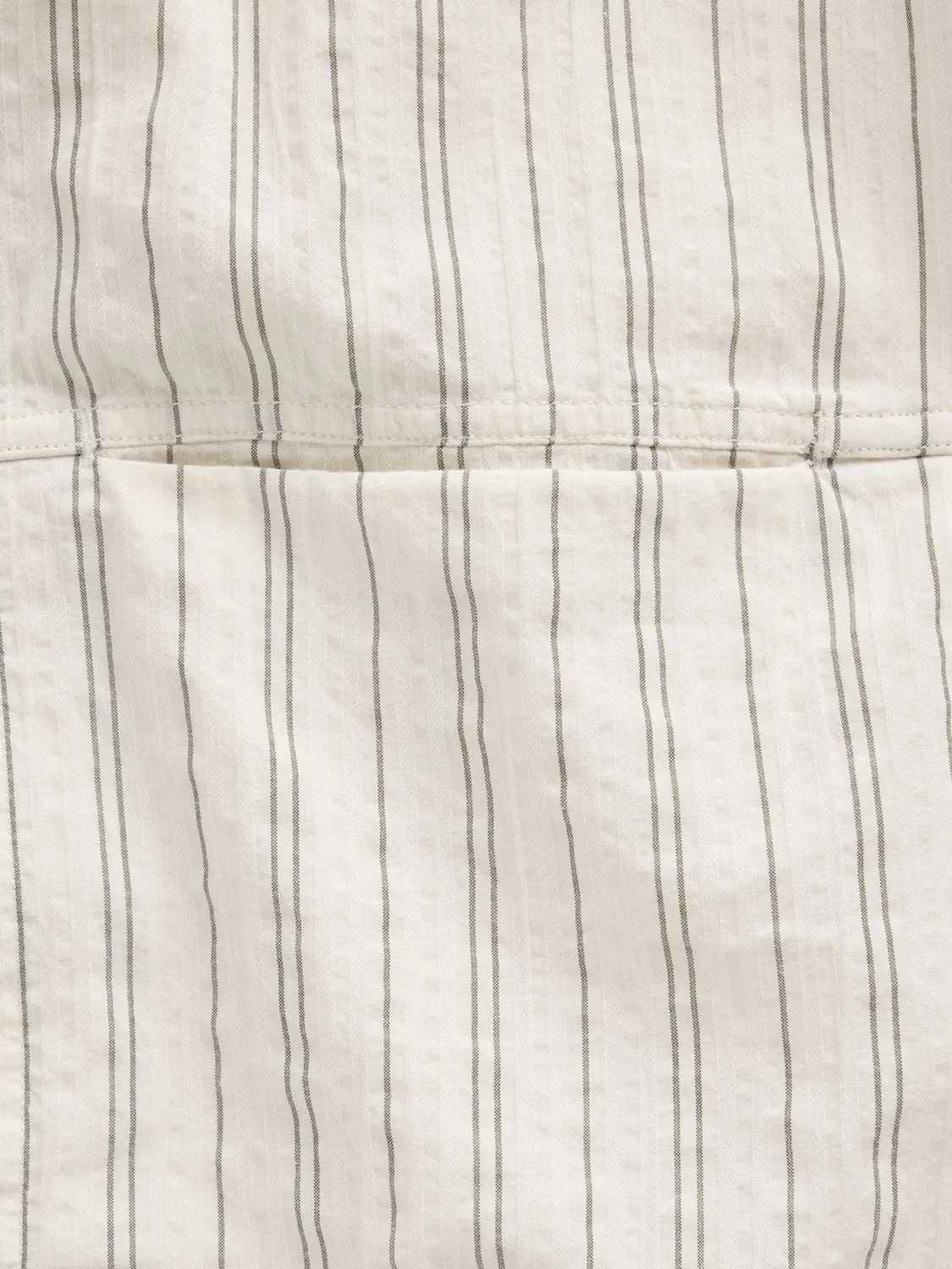 Рубашка Gap Seersucker Stripe Relaxed Curved-Hem Short Sleeve, кремовый — фото 4