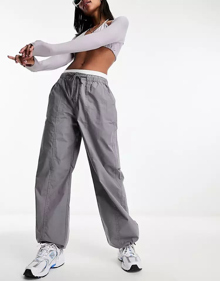 

Брюки-карго ASOS DESIGN Parachute With Seam Detail, серый