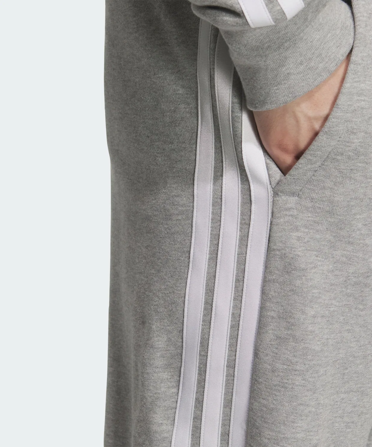 Мужские спортивные штаны с тремя полосками French Terry Essentials Plus Regular Fit Full Length Cuff Adidas, Grey — фото 4