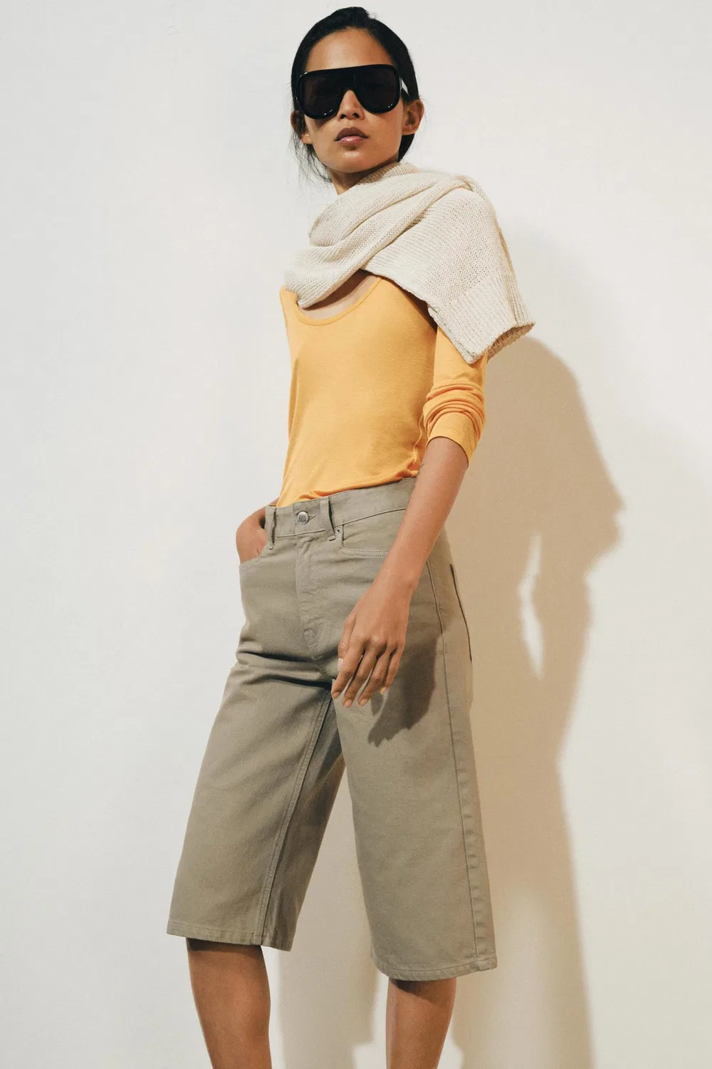 Джинсовые шорты-бермуды средней посадки из коллекции ZW ZARA, Khaki — фото 4