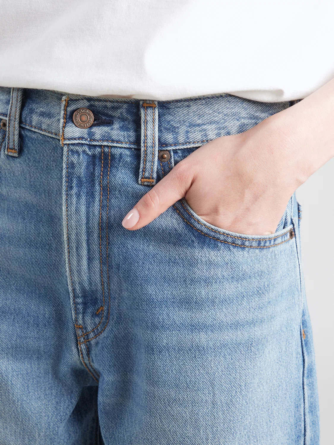 Джинсы-клеш LEVI'S 'Cinch Flare' синего цвета — фото 3