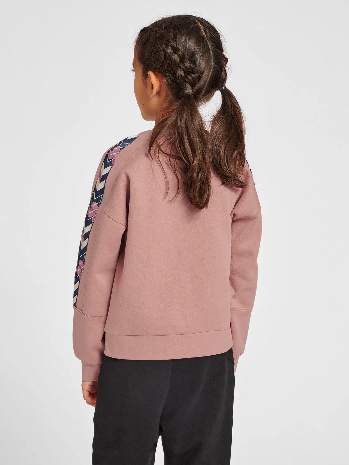 Детский свитшот с длинным рукавом Hmlzoe Hummel, Violett Hellrosa Blutenblattbeige — фото 3