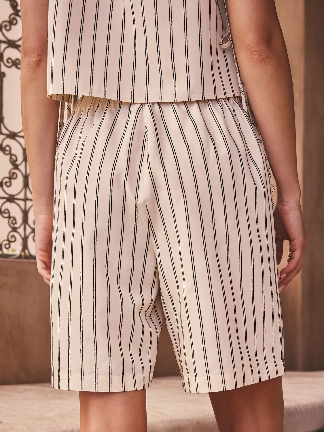 Шорты бермуды из хлопка с полосками, Chenille Pinstripe Next, розово-черные — фото 4