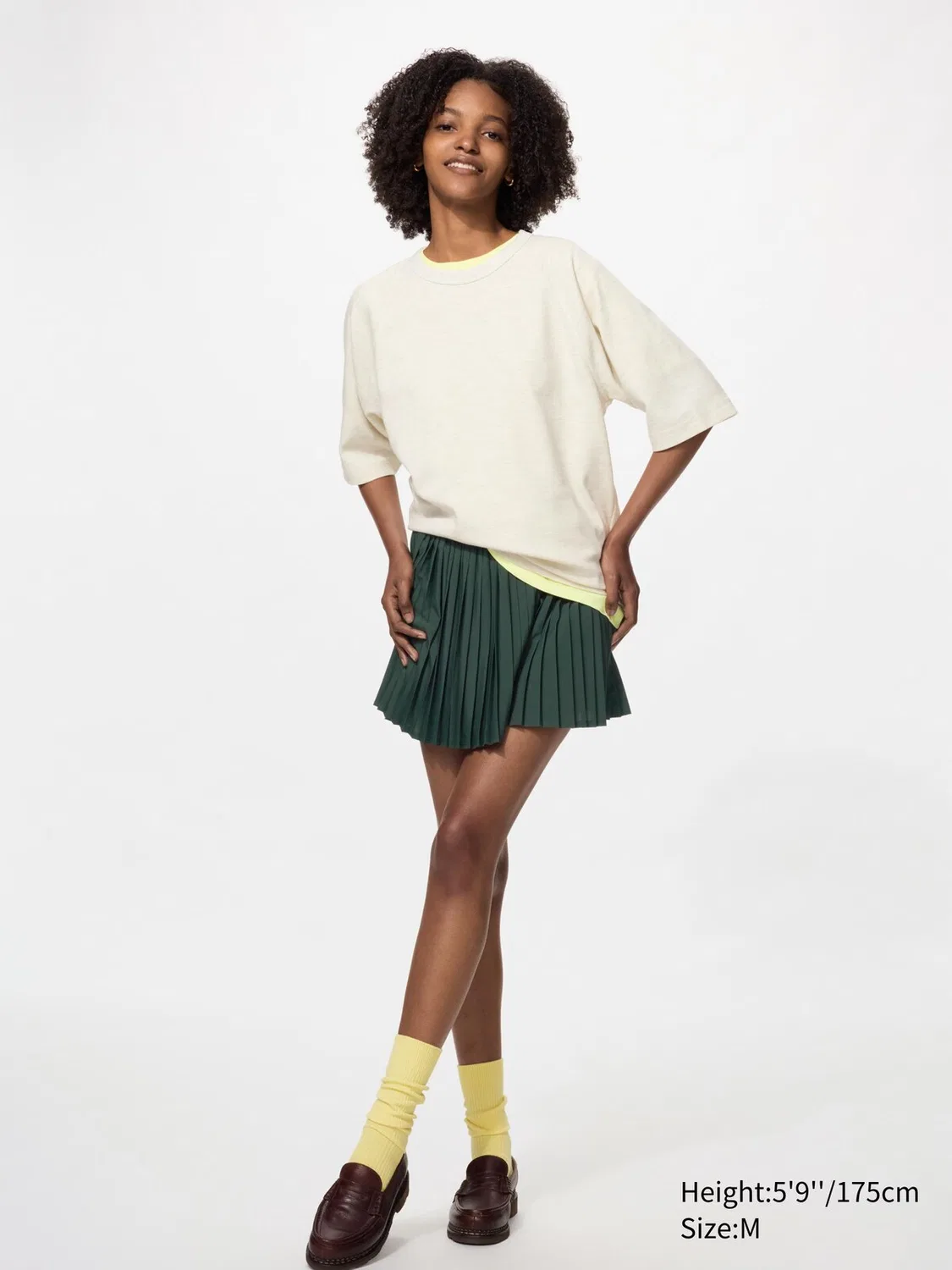 Футболка Uniqlo, базовая модель с круглым вырезом и вафельной текстурой, оливковый — фото 4