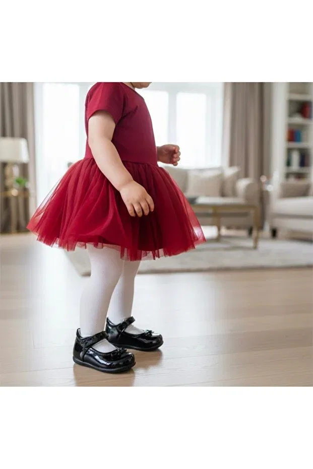 Детские балетки для девочек на коротком каблуке Jojo Kids, Black Patent Leather