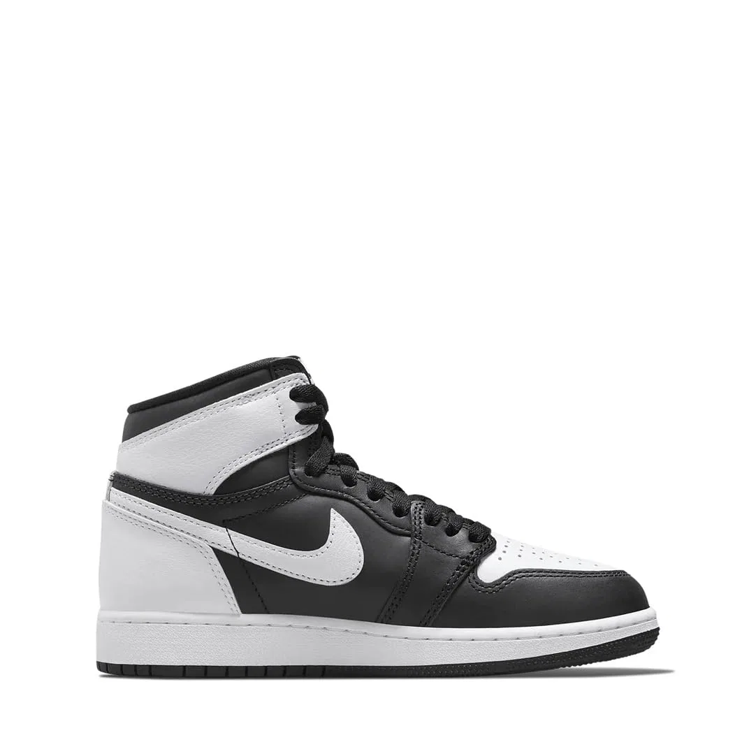 Детские кроссовки для мальчиков с верхом из кожи Air Jordan 1 Retro High Og NIKE, Black White White — фото 2