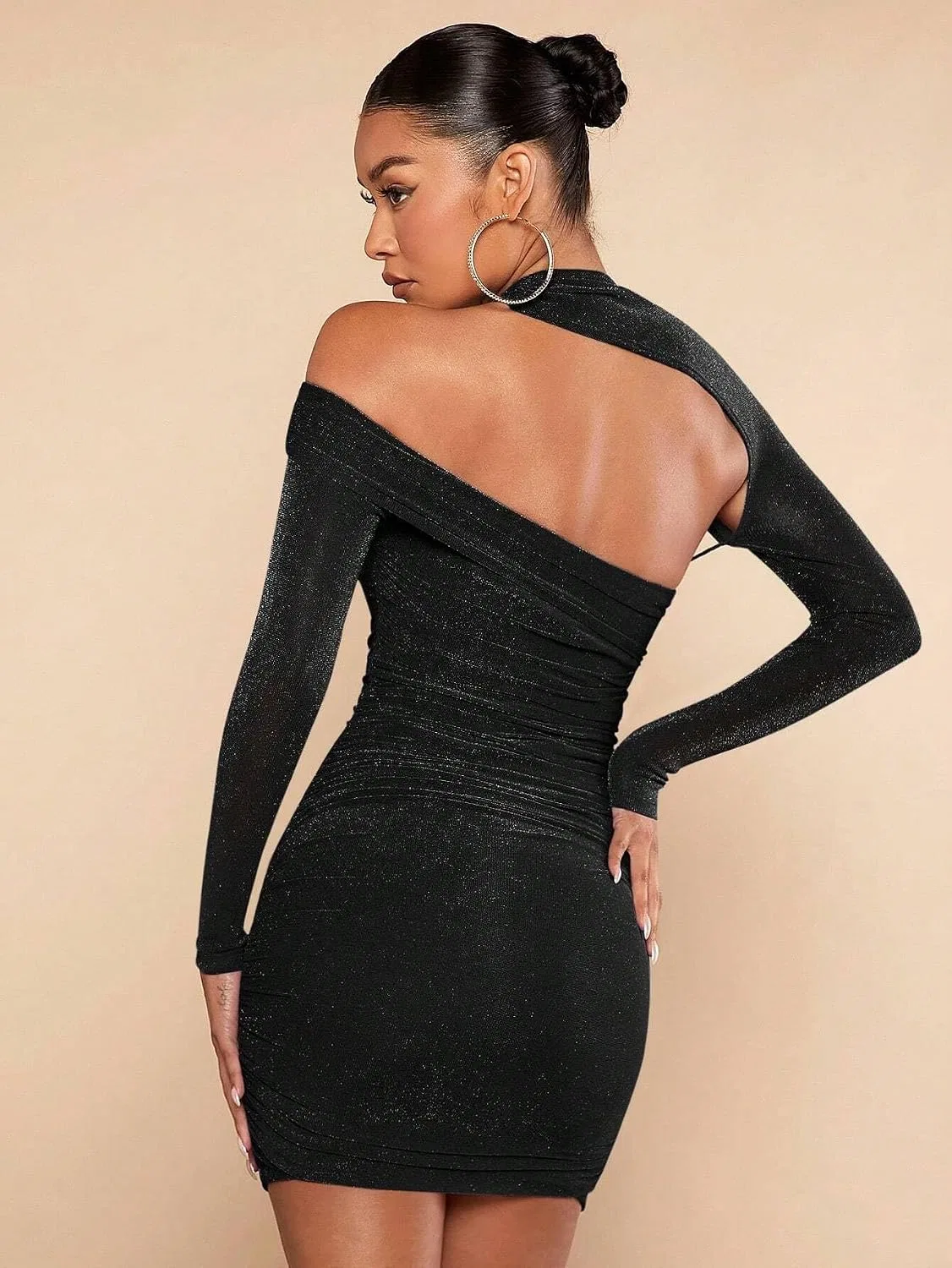 Женское длинное рукав платье-бодикон с асимметричным вырезом, Black — фото 2