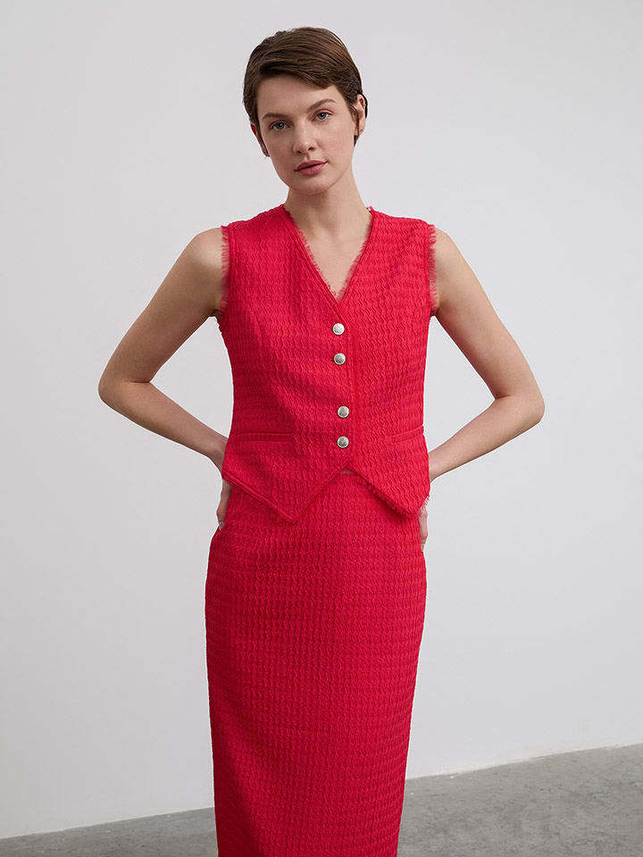 

BGN Розовый жилет