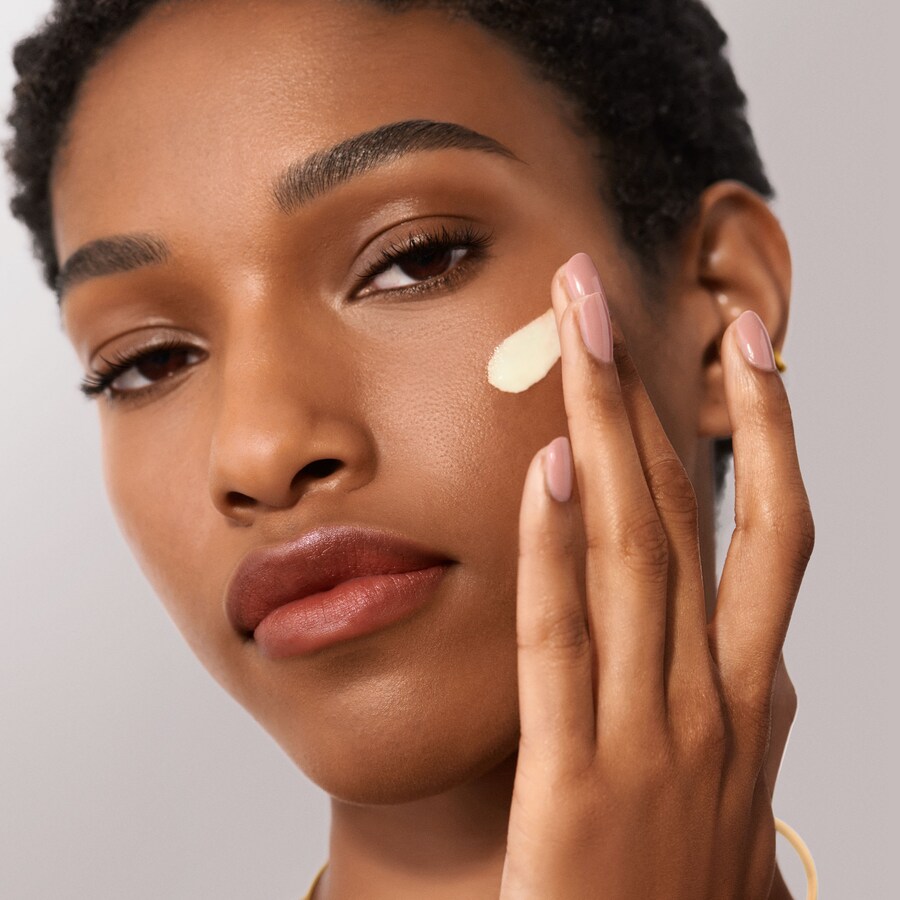 Сыворотка Bobbi Brown — Для разглаживания кожи, обогащенная витаминами, с ниацинамидом и витамином С, 30 мл — фото 3