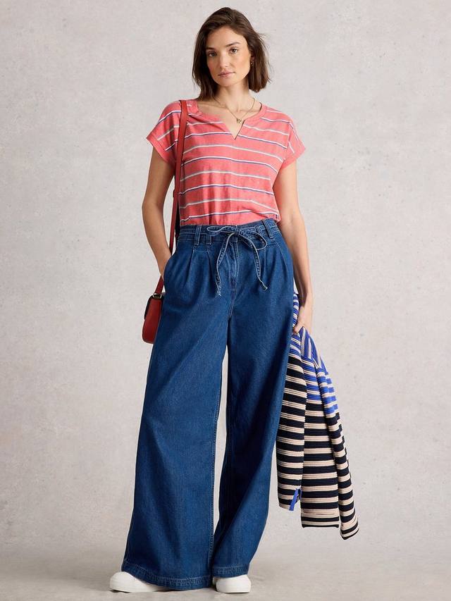 

Футболка Nelly Cotton с полосками, вырезом-капелькой и короткими рукавами White Stuff