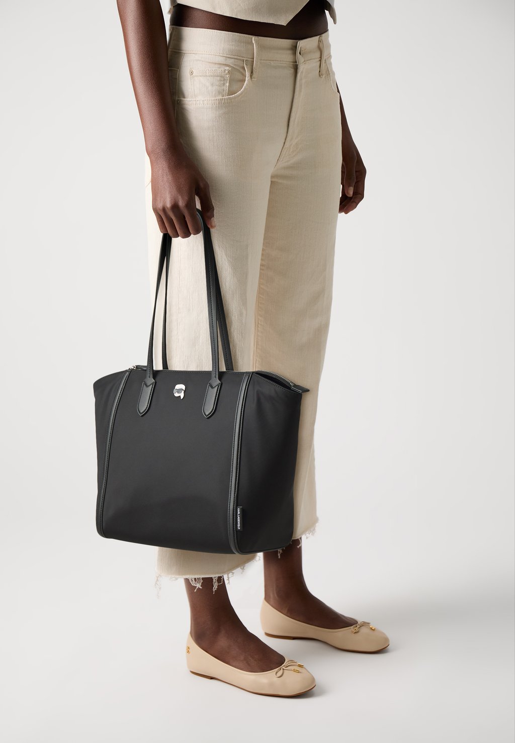 

Сумка-тоут IKON TOTE KARL LAGERFELD, черный