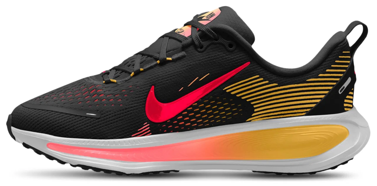 Кроссовки для мальчиков Vomero 18 Nike, цвет Black/Bright Crimson/Light Crimson — фото 2