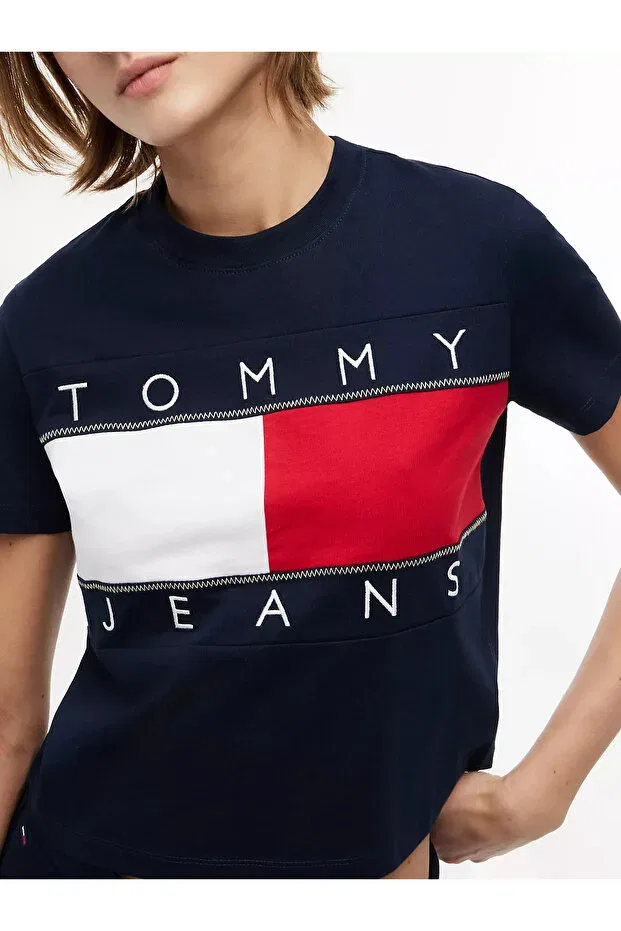 Женская футболка с принтом Iconic Flag Logo Regular Fit Tommy Hilfiger, Navy Blue — фото 3