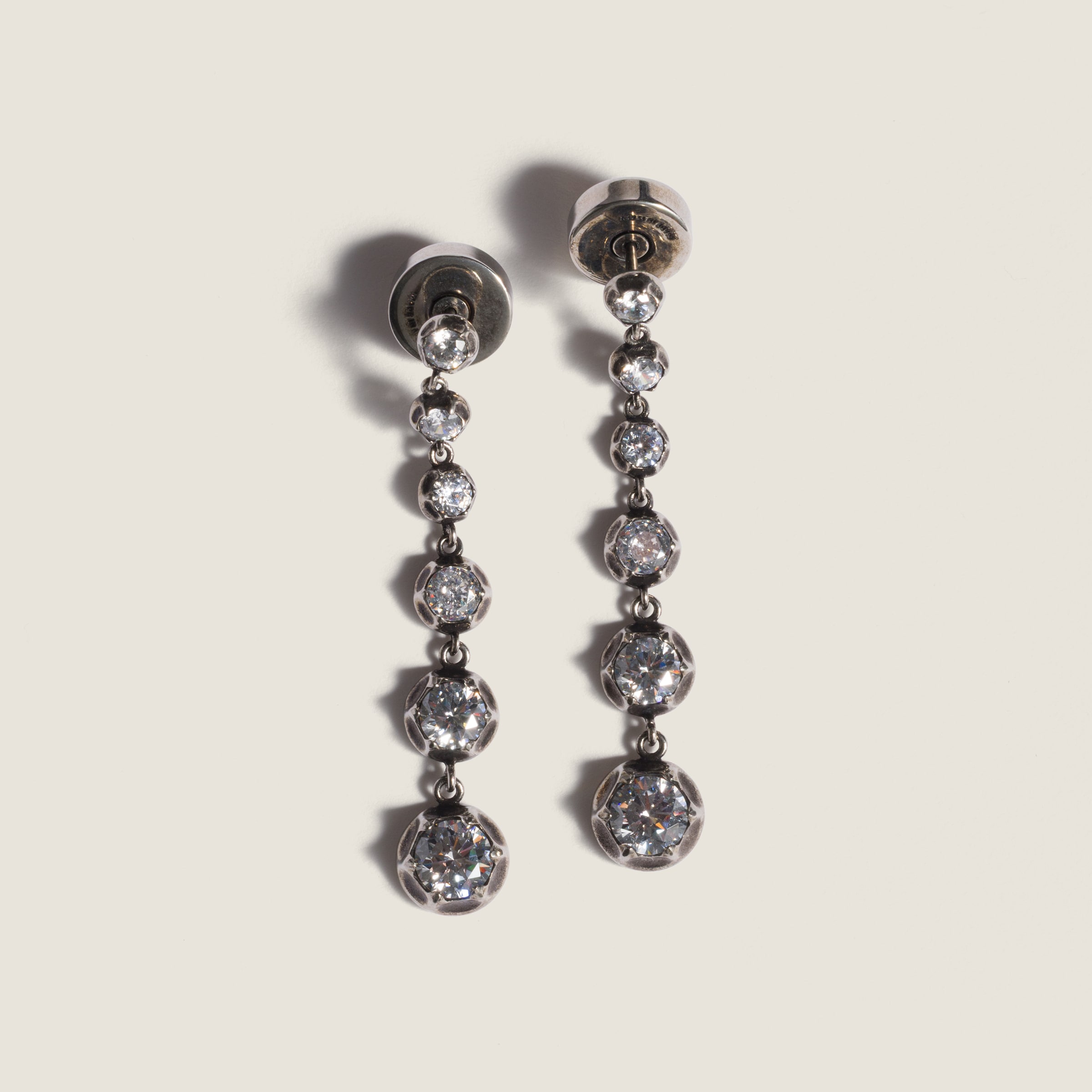 

Серьги-подвески из металла с кристаллами MIU MIU, серебряный