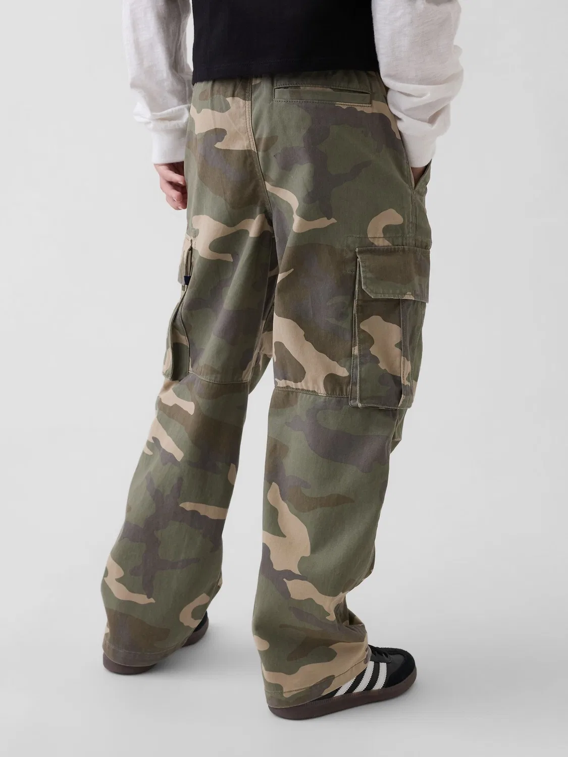 Брюки карго свободного кроя Gap Green Camo, зеленый камуфляж — фото 2