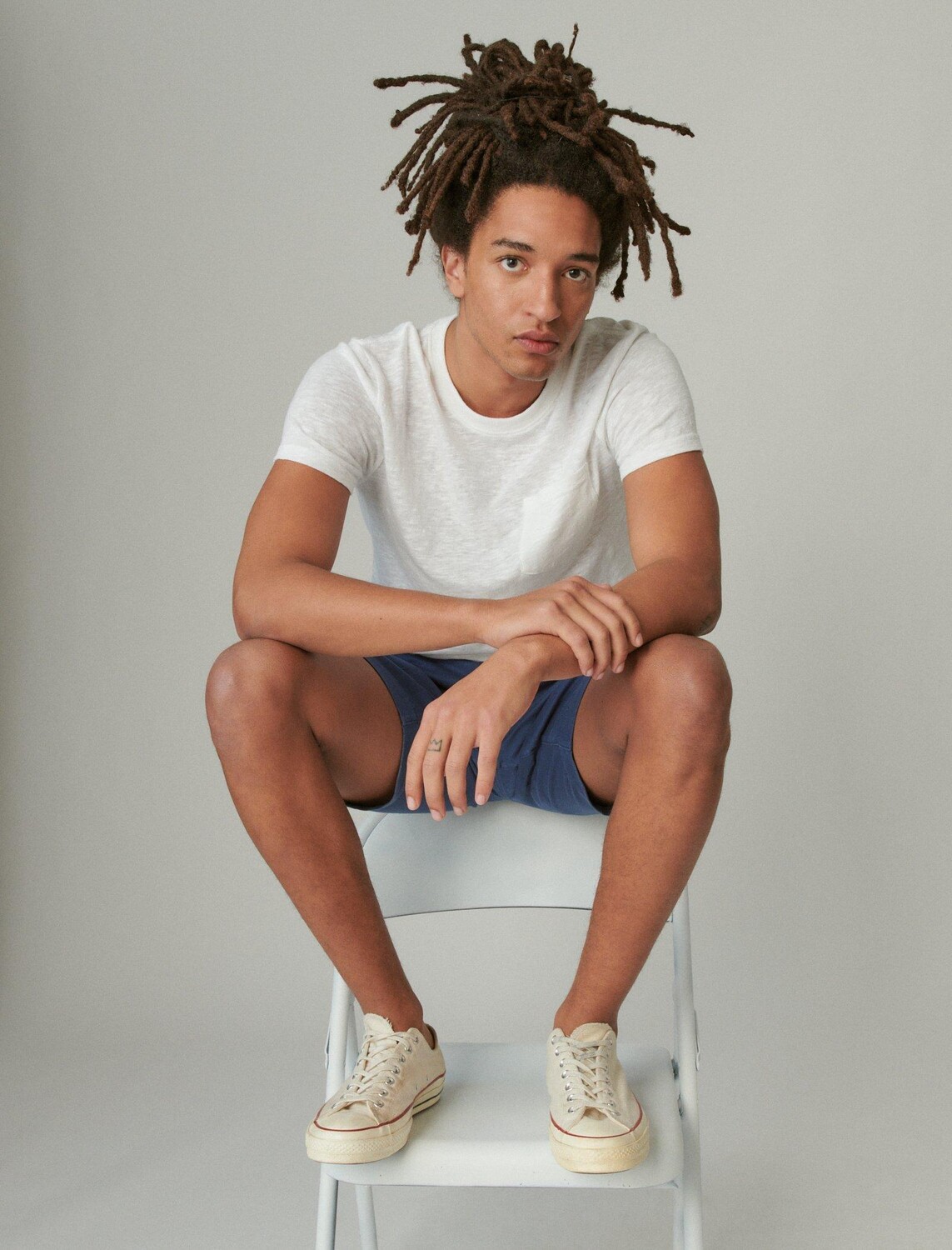 

Мужская льняная футболка Lucky Brand с короткими рукавами и карманами с круглым вырезом, белый