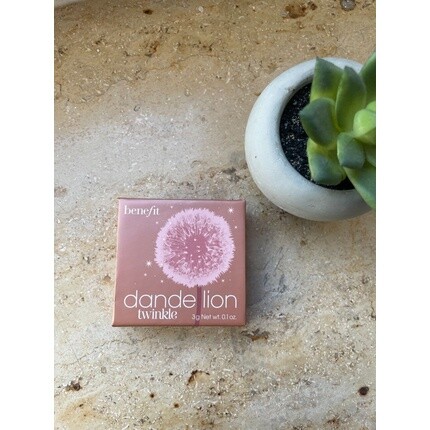 

Хайлайтер Benefit Dandelion Twinkle 3g — полный размер