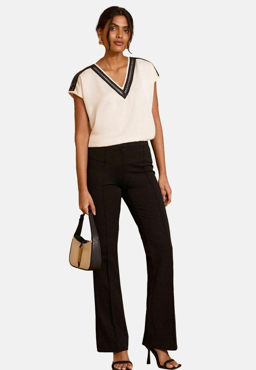 

Футболка с принтом REGULAR FIT Love & Roses, белый