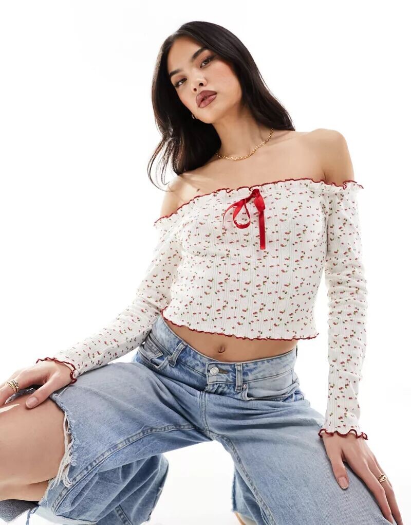 

Топ-пуанте ASOS с вырезом кармен и цветочным принтом вишни цвета слоновой кости