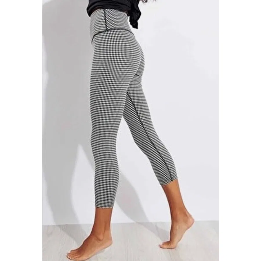 Женские спортивные леггинсы с принтом Dri-Fit One Icon Clash Mid-Rise 7/8 Printed Nike, Черный