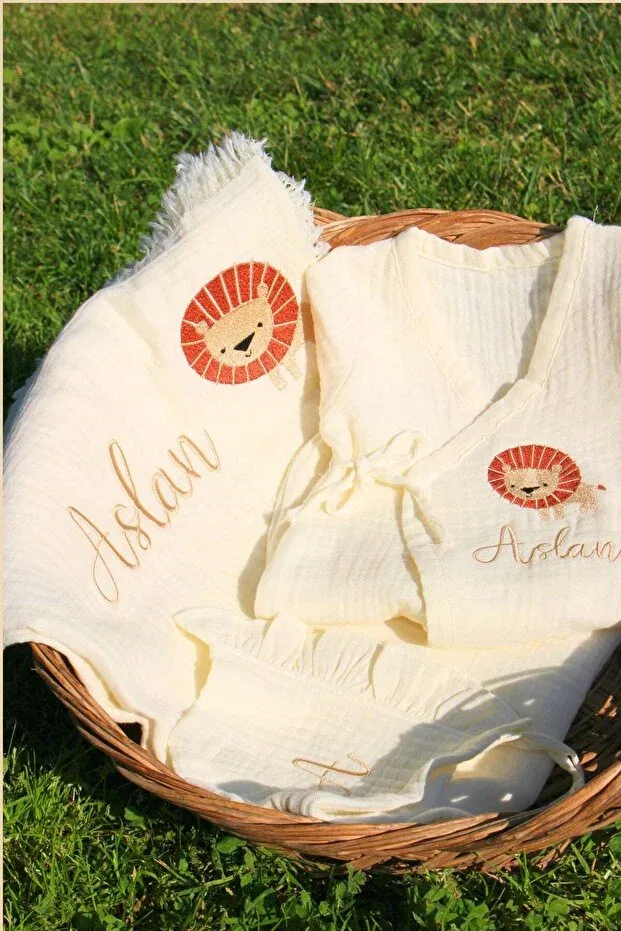 Детский комплект из муслина с вышивкой льва Lion embroidery Babiesfirst, White — фото 4