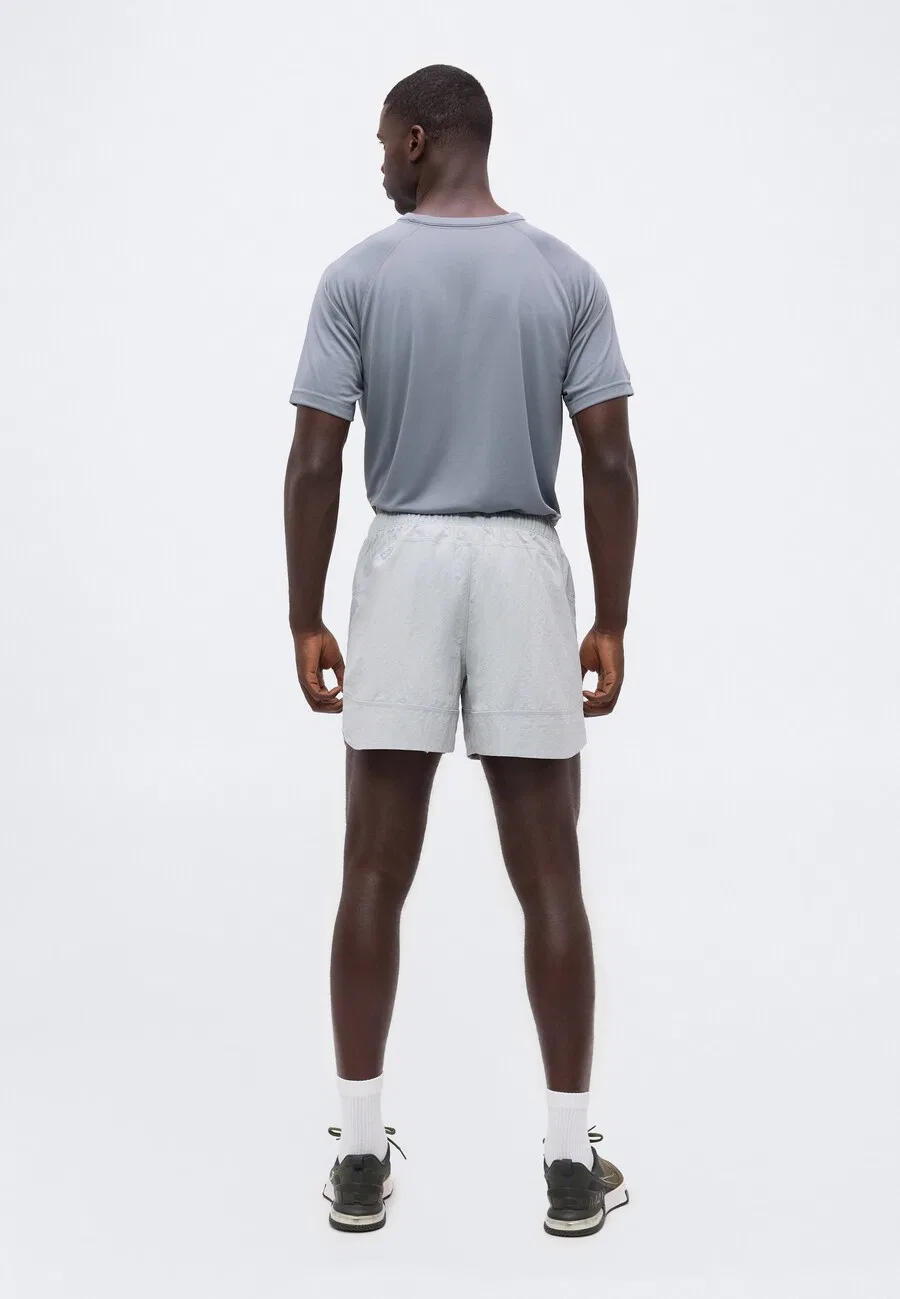 Спортивные брюки NIKE Regular светло-серого цвета — фото 4