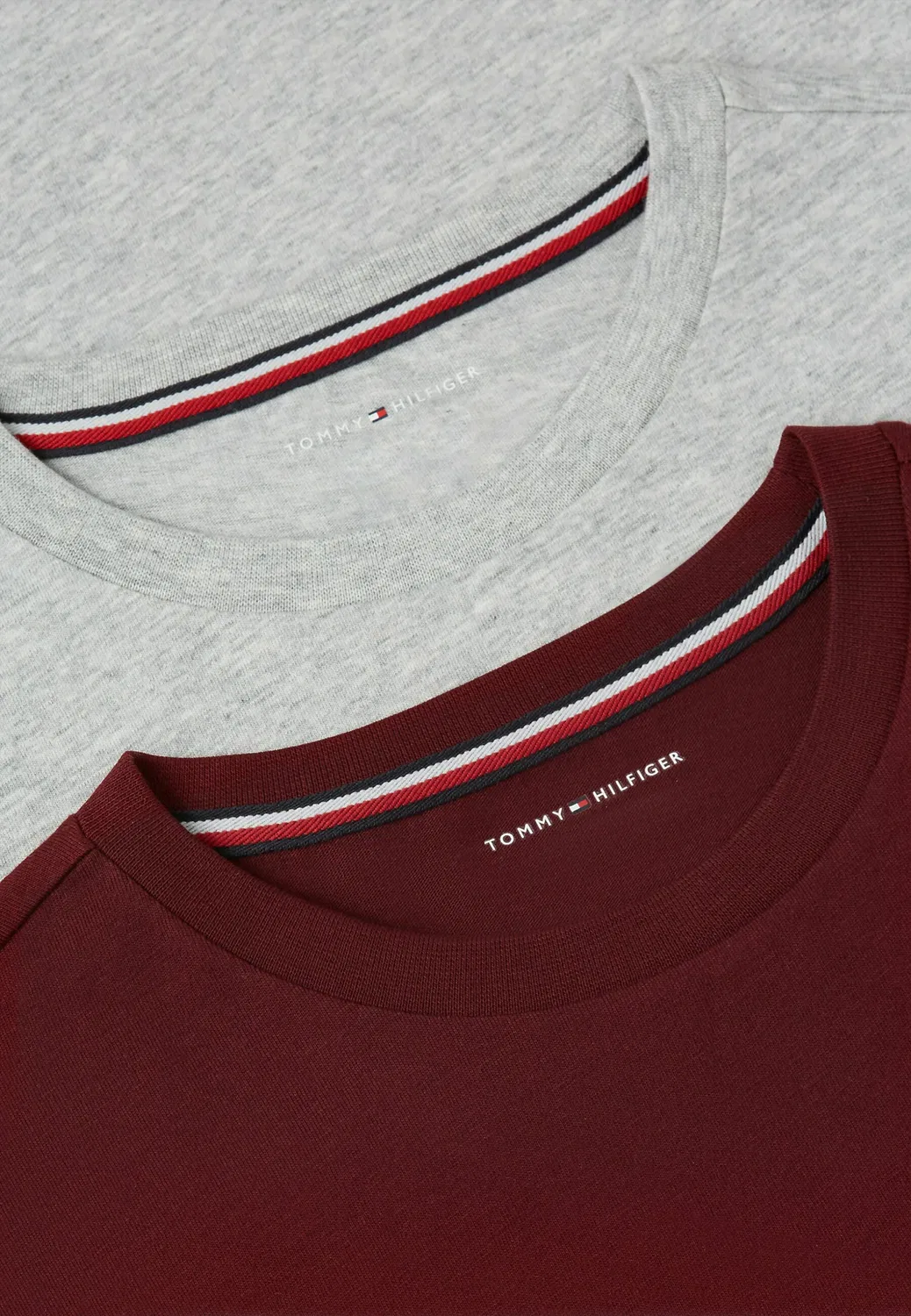 Комплект из двух футболок унисекс - базовая футболка Tommy Hilfiger, Dark Red;Grey — фото 3