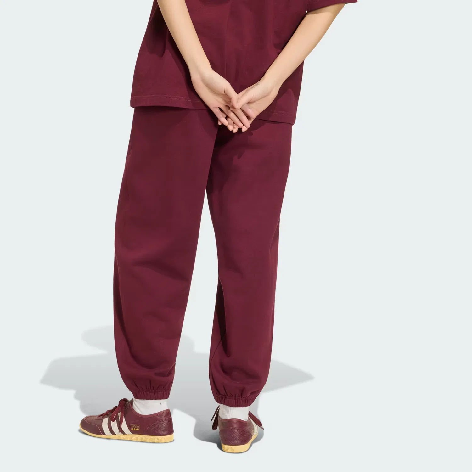 Женские спортивные брюки свободного кроя Essentials Adidas Originals, бордовый — фото 3