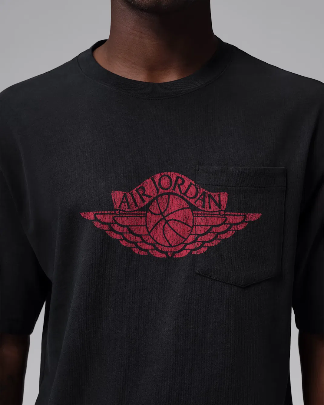 Мужская футболка с карманом Jordan Flight Essentials, Black/University Red — фото 4