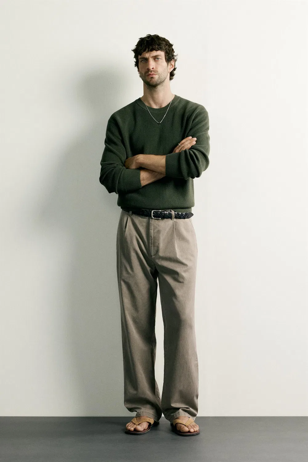Брюки-чиносы свободного кроя со складками ZARA, GREEN