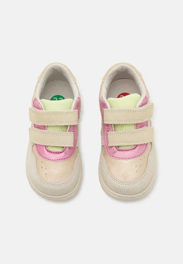Детские кроссовки Kickers, розовый/бежевый — фото 4