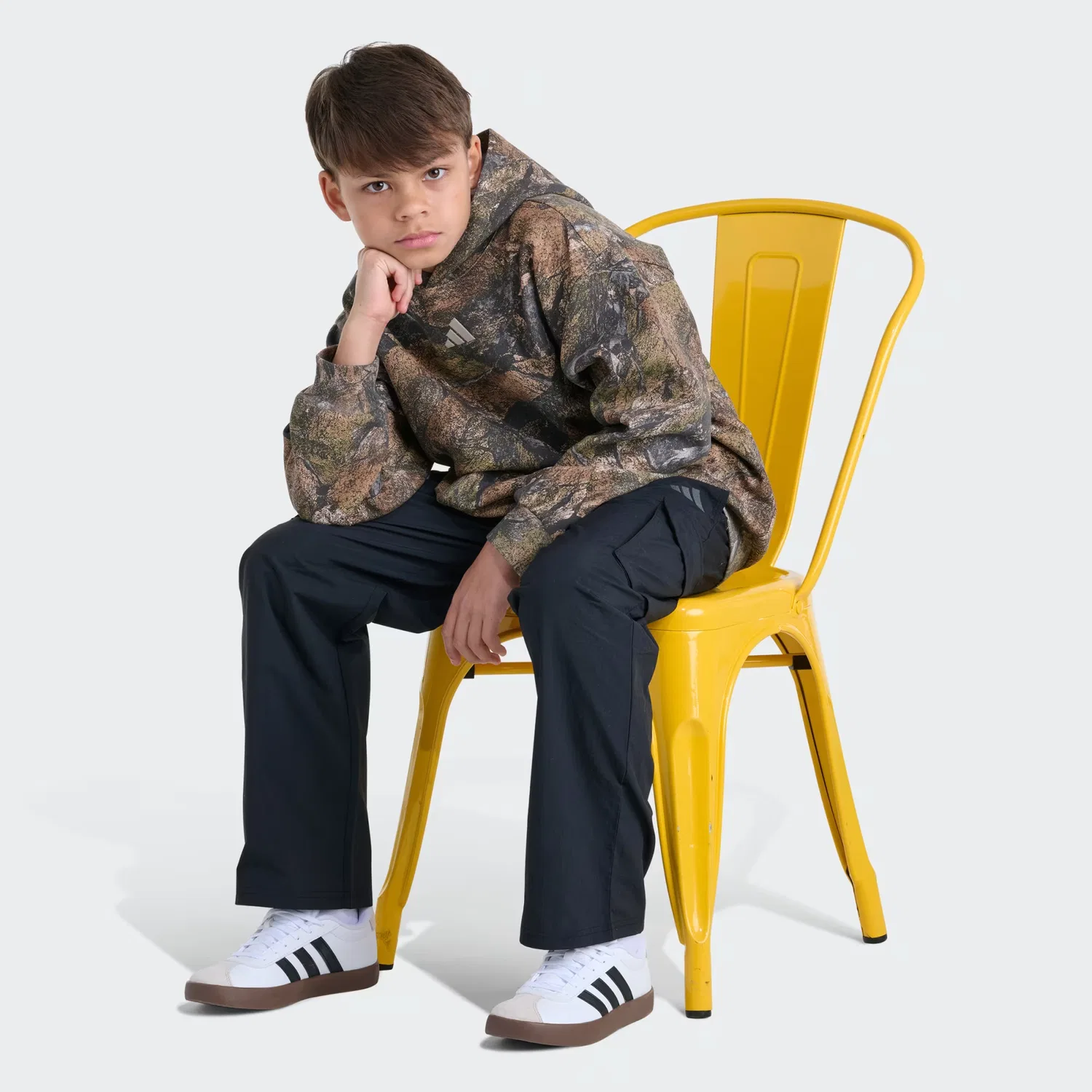 Детская толстовка с капюшоном и камуфляжным принтом Rock Camo Adidas Sportswear, хаки — фото 2