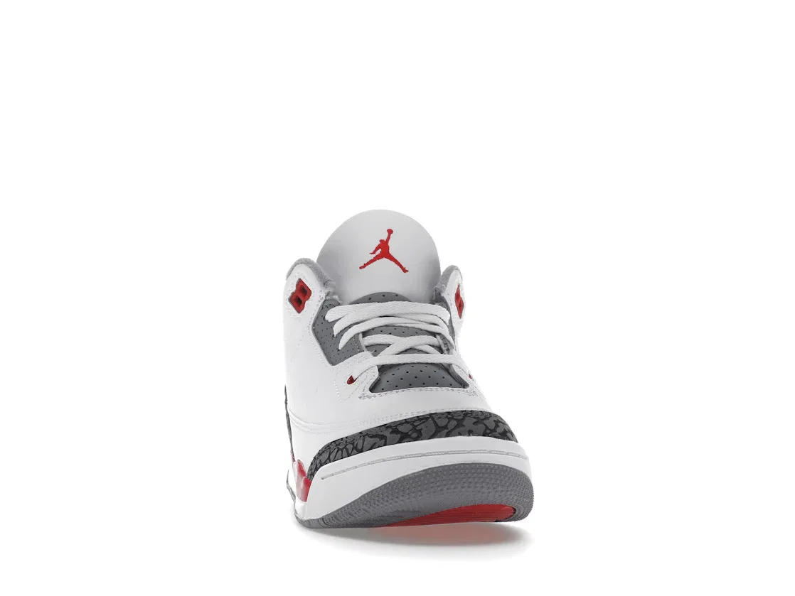 Детские кроссовки с ретро-дизайном Jordan 3 Retro Jordan, White/Fire Red/Cement Grey/Black — фото 2
