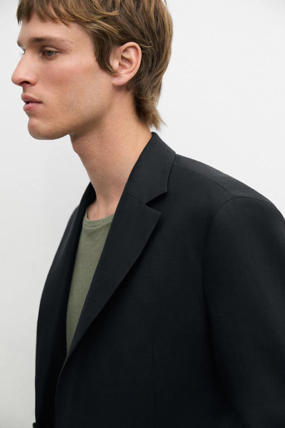 Блейзер костюма приталенного кроя из 100% льна Massimo Dutti, черный — фото 4