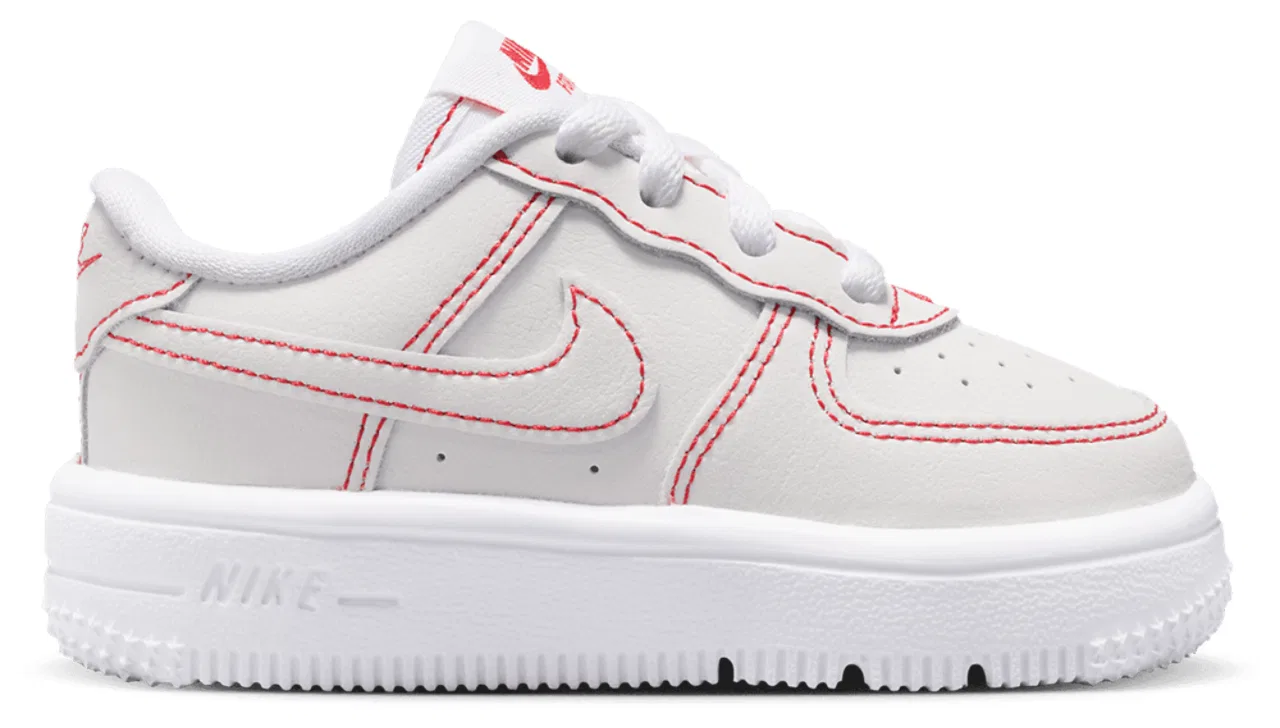 Кроссовки для мальчиков Air Force 1 Low LV8 1 Lace Nike, цвет White/University Red