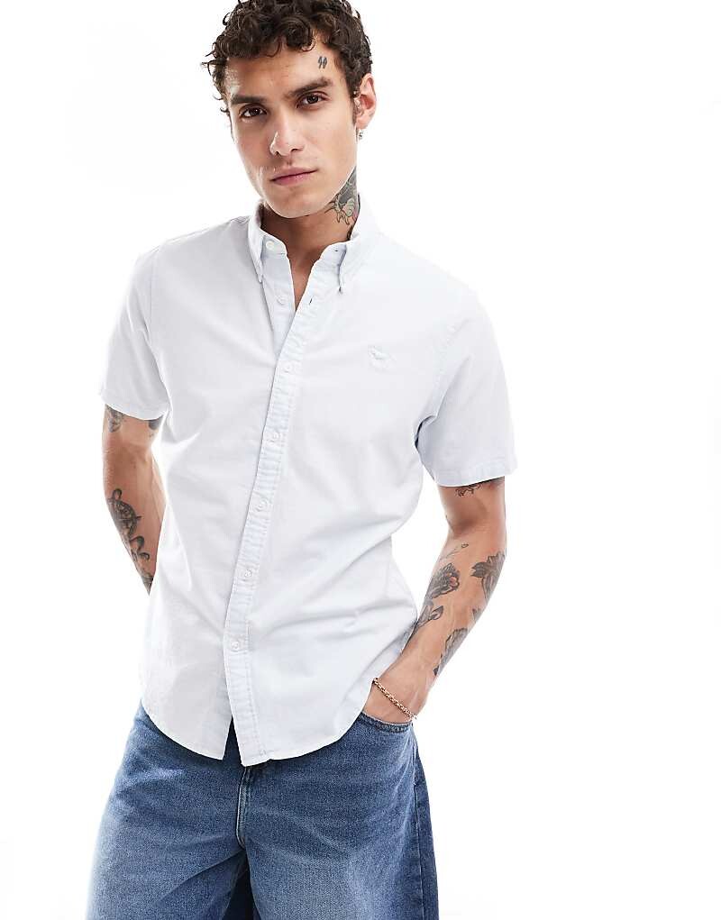 

Abercrombie & Fitch – Голубая оксфордская рубашка с коротким рукавом и логотипом
