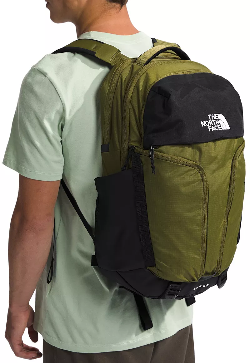 

Рюкзак The North Face Surge, цвет Forest Olive/Tnf Black