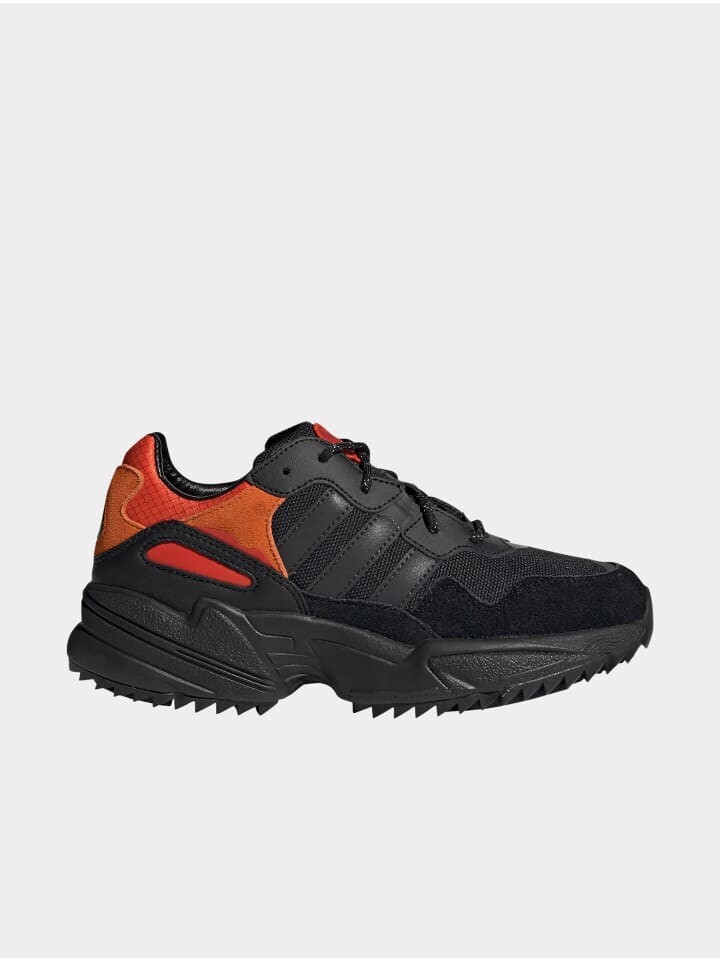 

Сапоги adidas, цвет core black/chalk white
