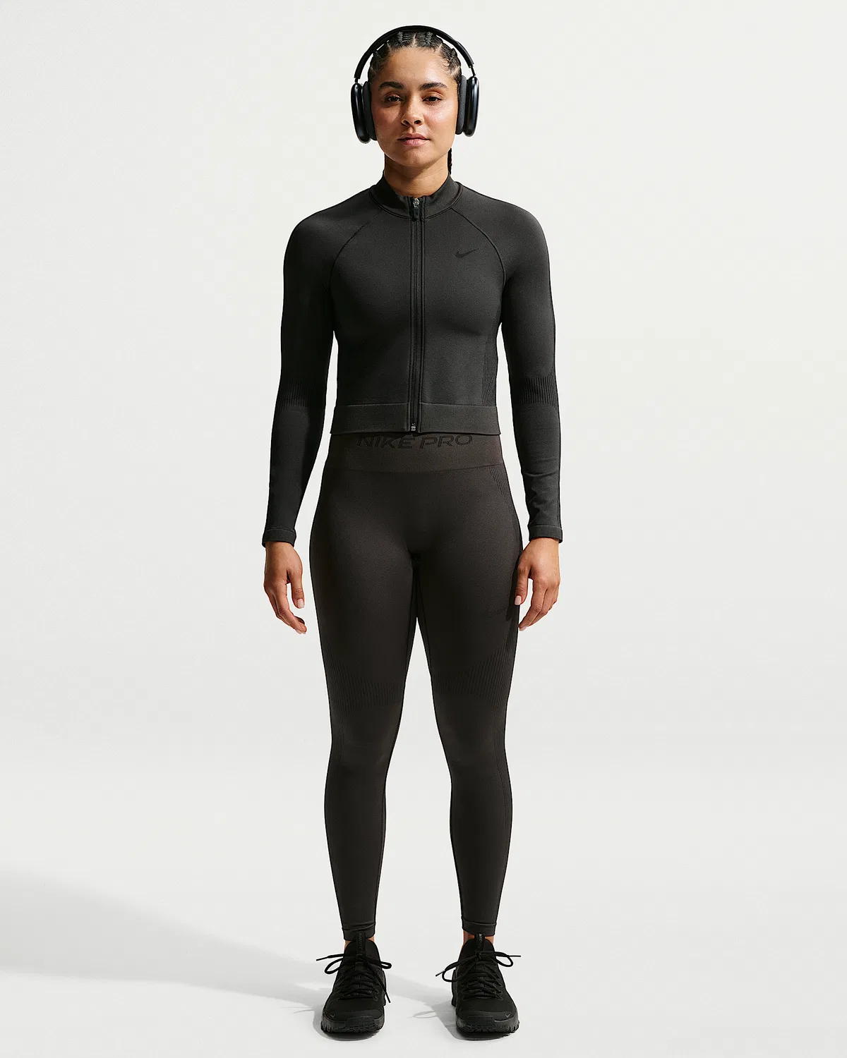 Женская тренировочная куртка на молнии Nike Pro Seamless, Dark Smoke Grey — фото 4