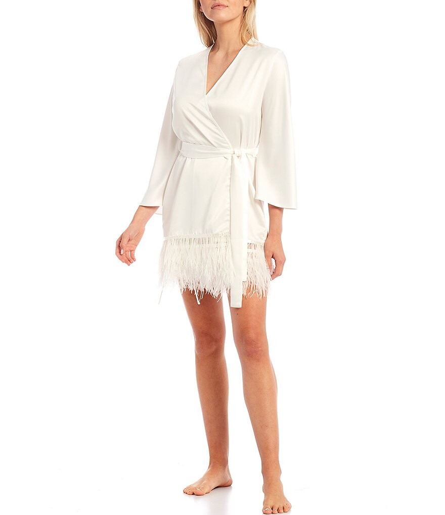 

Халат Rya Collection Swan Charmeuse с отделкой из страусиных перьев и рукавами 3/4, слоновая кость