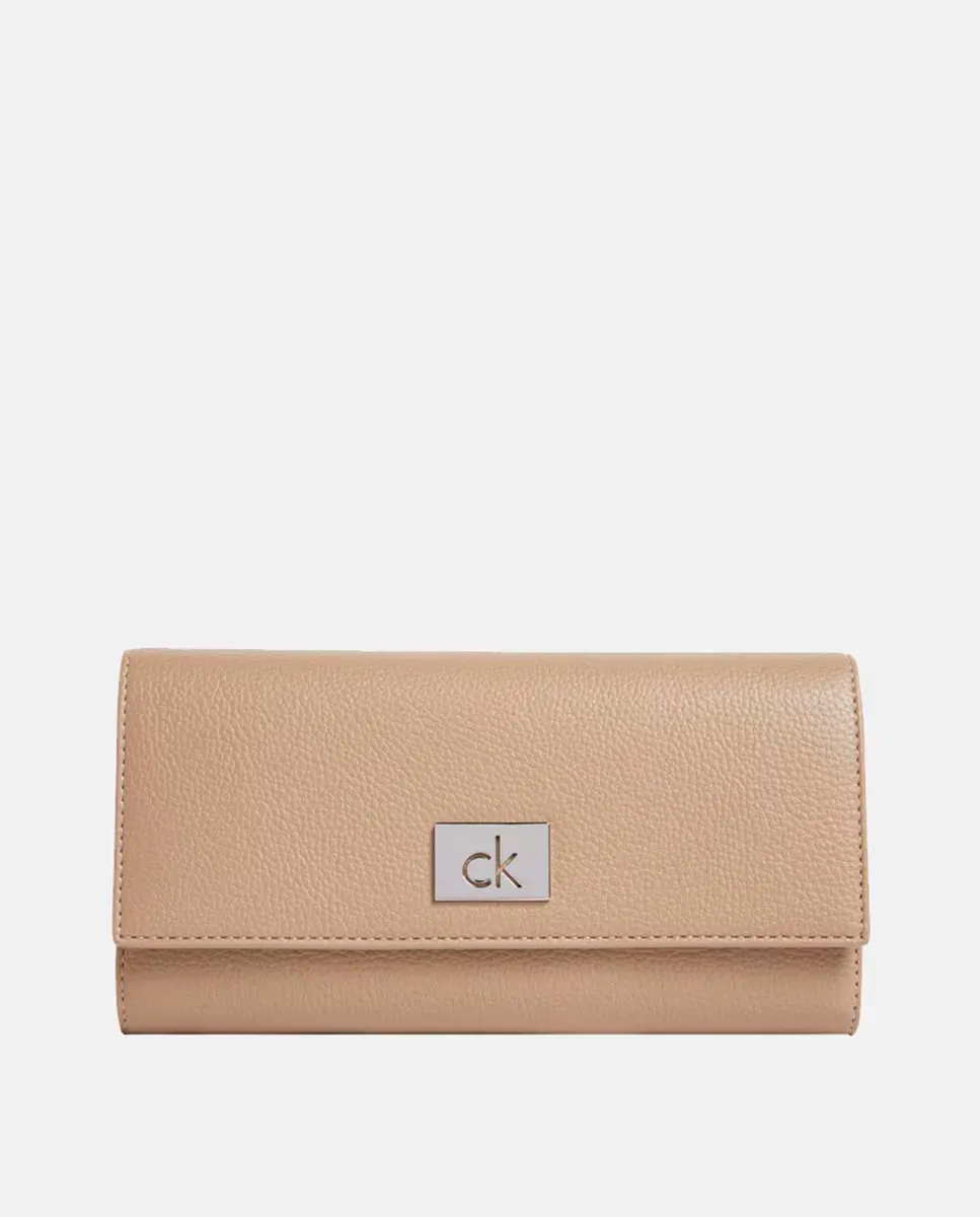 

Большой кошелек с клапаном Calvin Klein, бежевый