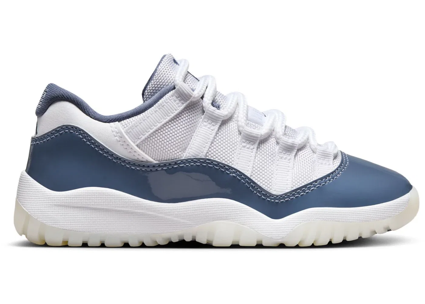 Детские кроссовки с лакированной кожей Jordan 11 Retro Low Jordan, White/Midnight Navy/Diffused Blue/Football Grey