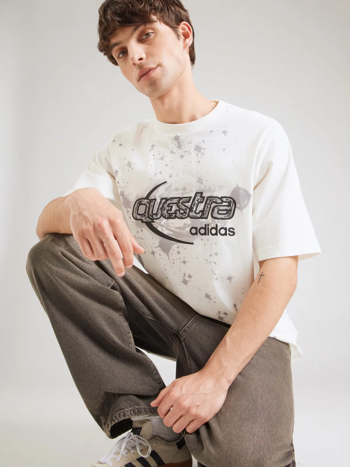 Футболка Adidas Originals белого цвета — фото 3