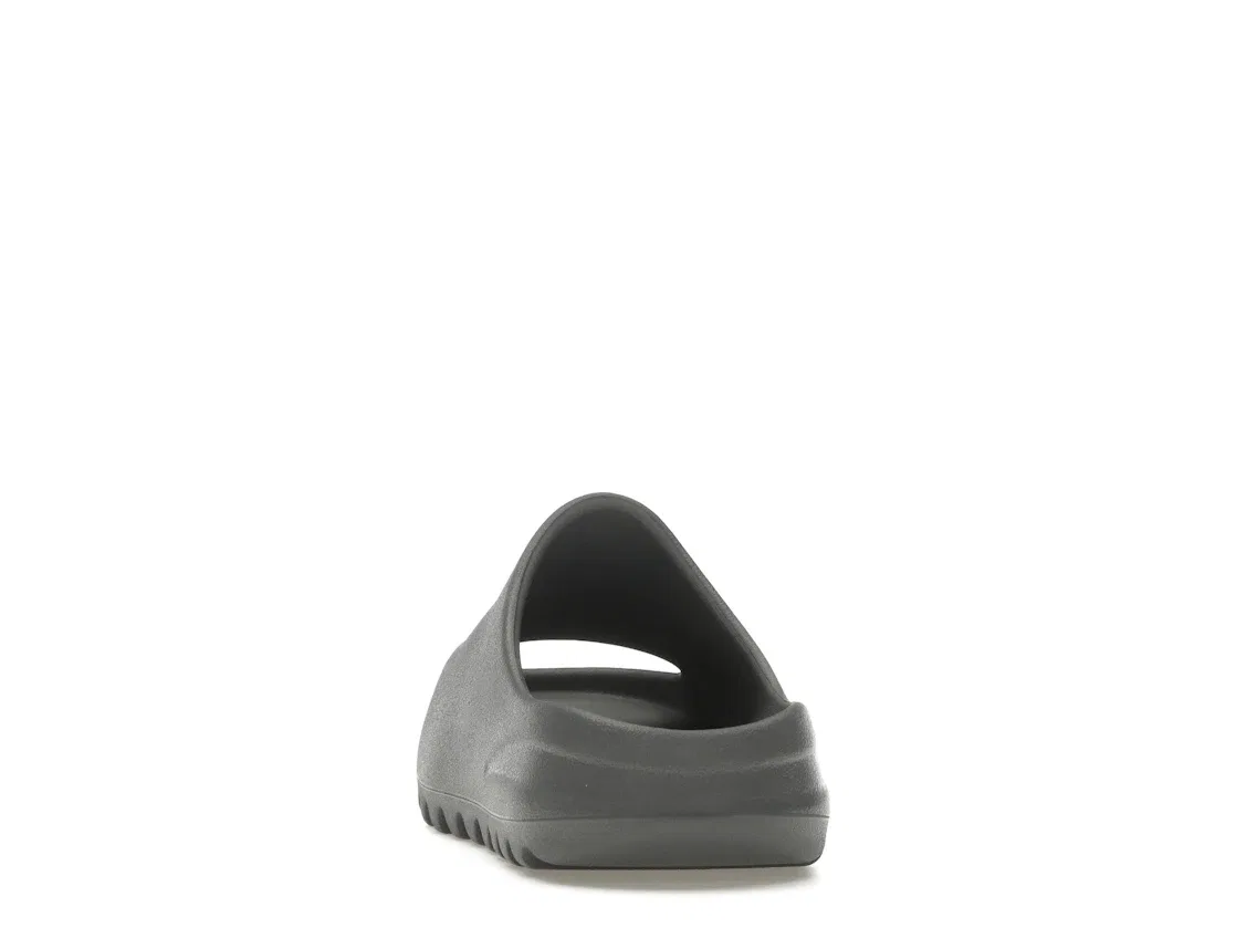 Детские шлепанцы с широким ремешком Adidas Yeezy Slide, Slate Grey/Slate Grey/Slate Grey — фото 4