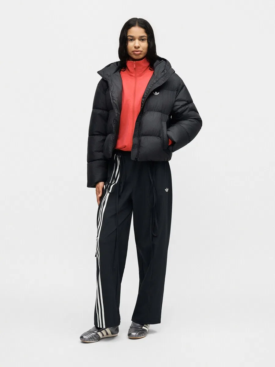 Зимняя куртка ADIDAS ORIGINALS с капюшоном, черная — фото 4