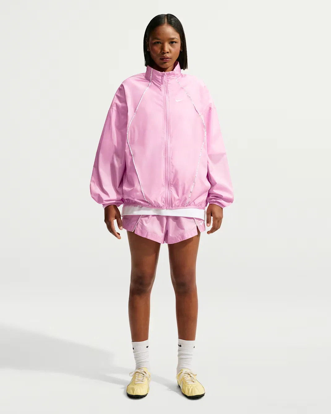Женские свободные шорты средней посадки из водоотталкивающей ткани Nike Sportswear, Pink Rise/Sail/Sail