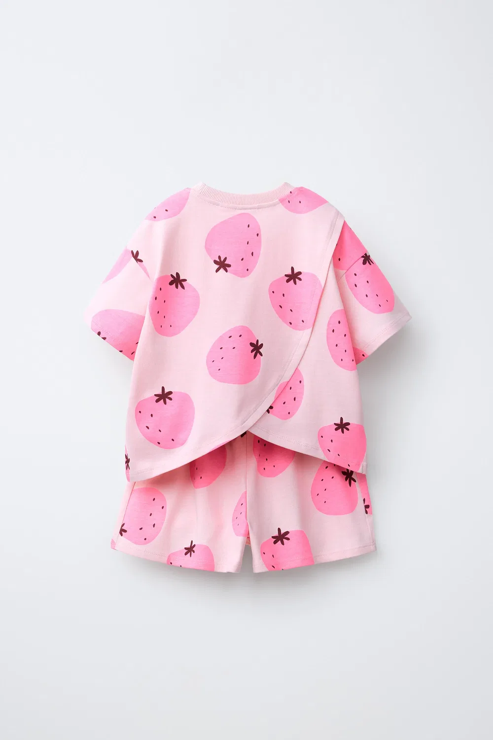 Комплект из футболки и шорт-бермуды с клубничным принтом ZARA, Faded Pink — фото 2